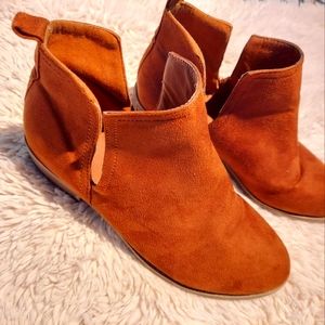 Women's Ankle Boot Size 7